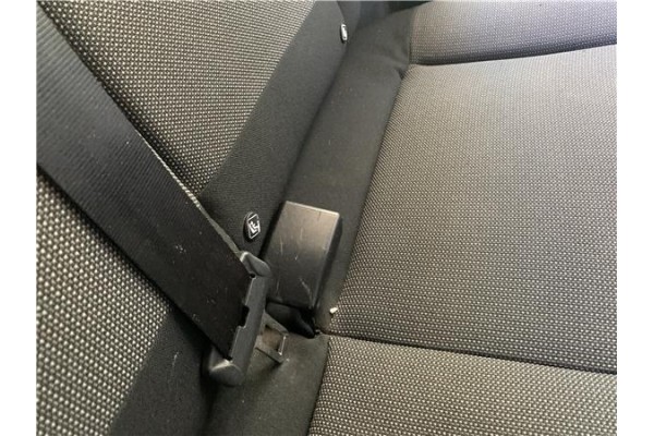 Recambio de anclaje cinturon trasero izquierdo para citroen c3 1.2 feel referencia OEM IAM 98151982XT  