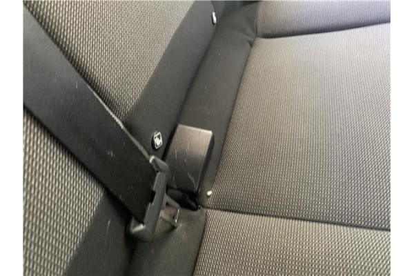 Recambio de anclaje cinturon trasero izquierdo para citroen c3 1.2 feel referencia OEM IAM 98151982XT  