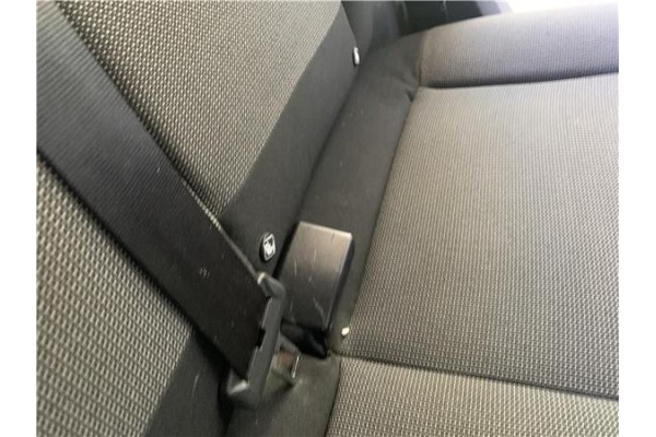 Recambio de anclaje cinturon trasero izquierdo para citroen c3 1.2 feel referencia OEM IAM 98151982XT  