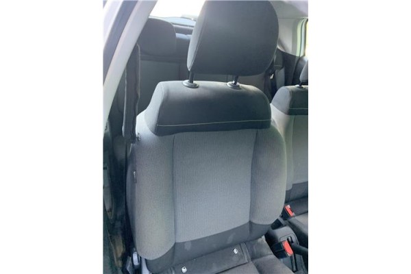 Recambio de asiento delantero derecho para citroen c3 1.2 feel referencia OEM IAM 9813297780  
