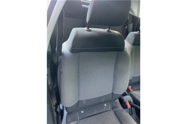 Recambio de asiento delantero derecho para citroen c3 1.2 feel referencia OEM IAM 9813297780  