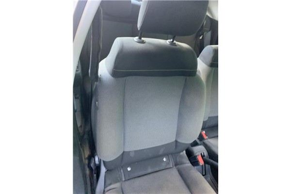 Recambio de asiento delantero derecho para citroen c3 1.2 feel referencia OEM IAM 9813297780  