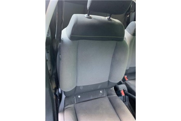 Recambio de asiento delantero derecho para citroen c3 1.2 feel referencia OEM IAM 9813297780  