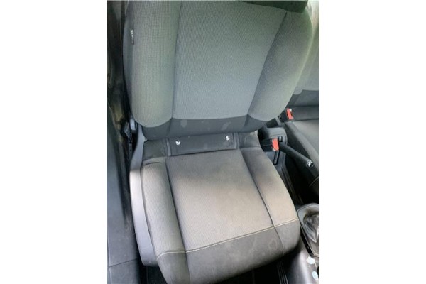 Recambio de asiento delantero derecho para citroen c3 1.2 feel referencia OEM IAM 9813297780  