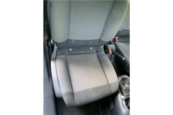 Recambio de asiento delantero derecho para citroen c3 1.2 feel referencia OEM IAM 9813297780  
