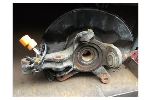 Recambio de mangueta delantero izquierda para honda civic vi 1.2 referencia OEM IAM   