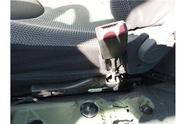 Recambio de anclaje cinturon delantero derecho para citroen c2 1.1 referencia OEM IAM 8973TG  