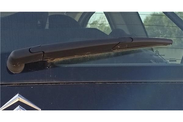 Recambio de brazo limpiaparabrisas trasero para citroen c2 1.1 referencia OEM IAM 6429W3  