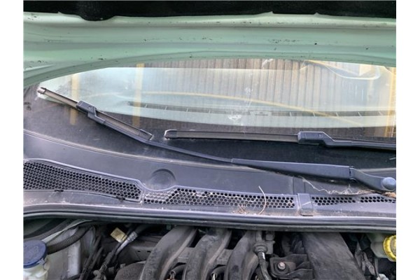 Recambio de brazo limpiaparabrisas delantero derecho para citroen c3 1.2 feel referencia OEM IAM 1608393380  