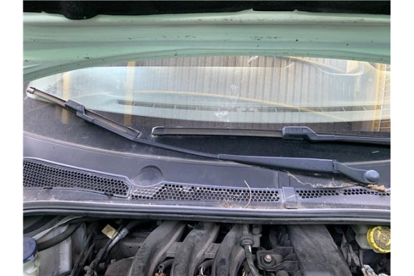 Recambio de brazo limpiaparabrisas delantero derecho para citroen c3 1.2 feel referencia OEM IAM 1608393380  