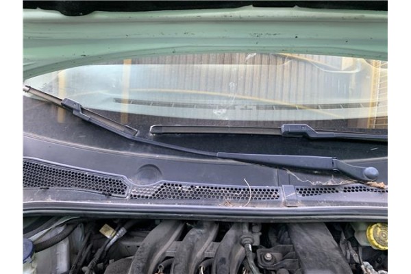 Recambio de brazo limpiaparabrisas delantero derecho para citroen c3 1.2 feel referencia OEM IAM 1608393380  