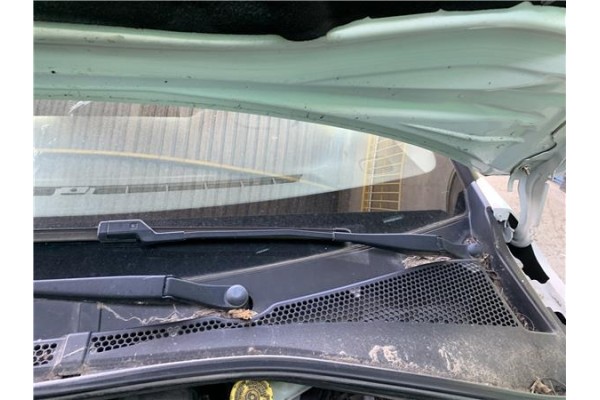 Recambio de brazo limpiaparabrisas delantero izquierdo para citroen c3 1.2 feel referencia OEM IAM 1608393180  