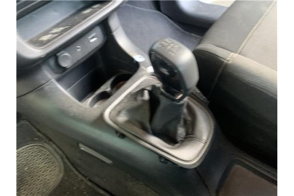 Recambio de consola para citroen c3 1.2 feel referencia OEM IAM 98124989ZD  