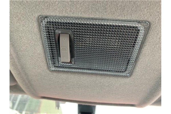 Recambio de luz interior techo para opel corsa d 1.3 cdti referencia OEM IAM 13126729  