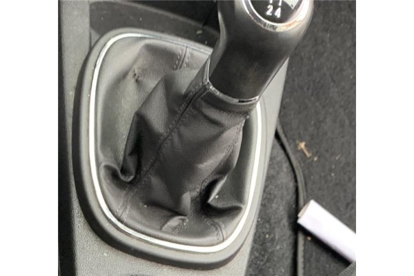 Recambio de palanca de cambio para opel corsa d 1.3 cdti referencia OEM IAM 55493548  