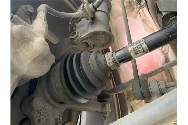 Recambio de palier delantero derecho para opel corsa d 1.3 cdti referencia OEM IAM 13320254  