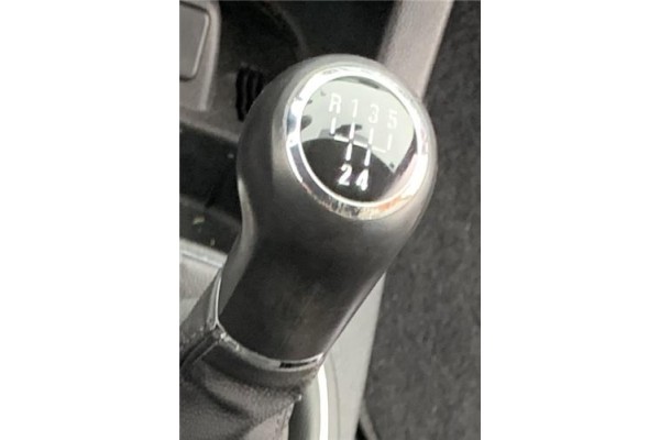 Recambio de pomo palanca cambio para opel corsa d 1.3 cdti referencia OEM IAM 55557719  