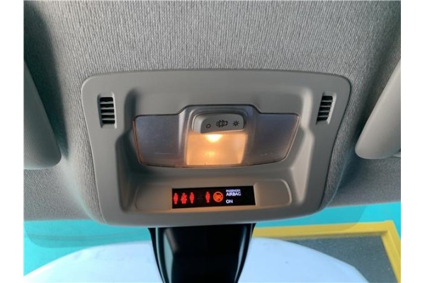 Recambio de luz delantero central techo para citroen c3 1.2 feel referencia OEM IAM 96754056BJ  