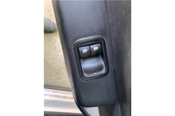 Recambio de mando elevalunas delantero izquierdo para citroen c3 1.2 feel referencia OEM IAM 98016298ZD  