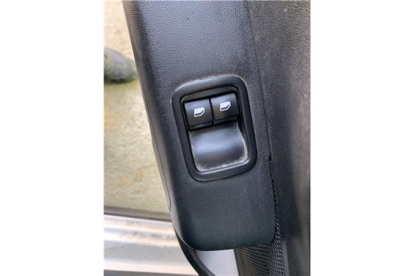 Recambio de mando elevalunas delantero izquierdo para citroen c3 1.2 feel referencia OEM IAM 98016298ZD  