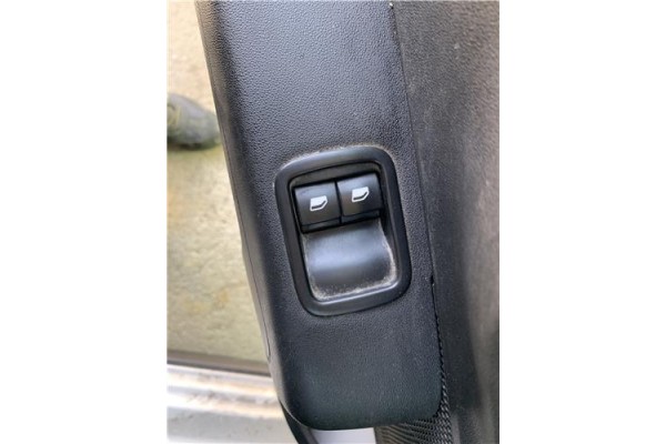 Recambio de mando elevalunas delantero izquierdo para citroen c3 1.2 feel referencia OEM IAM 98016298ZD  
