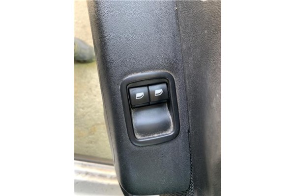 Recambio de mando elevalunas delantero izquierdo para citroen c3 1.2 feel referencia OEM IAM 98016298ZD  