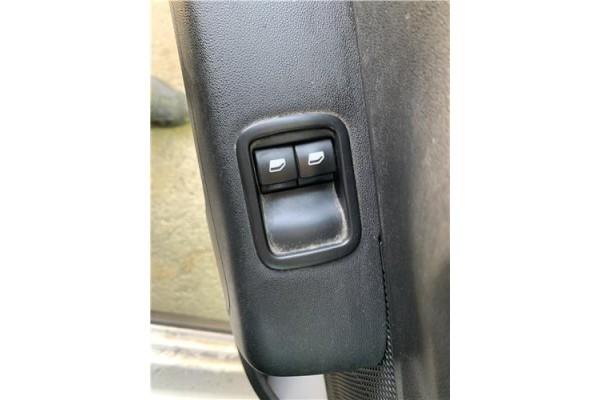 Recambio de mando elevalunas delantero izquierdo para citroen c3 1.2 feel referencia OEM IAM 98016298ZD  