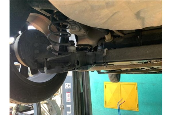 Recambio de puente trasero para citroen c3 1.2 feel referencia OEM IAM 1607197380  