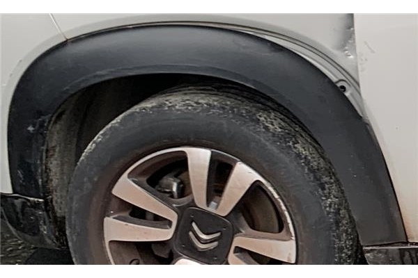 Recambio de aletin delantero izquierdo para citroen c3 aircross 1.2 c-series referencia OEM IAM YQ001547XT  