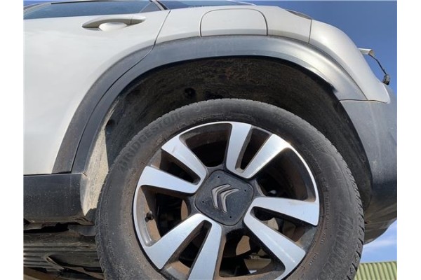 Recambio de aletin trasero izquierdo para citroen c3 aircross 1.2 c-series referencia OEM IAM YQ000653XT  