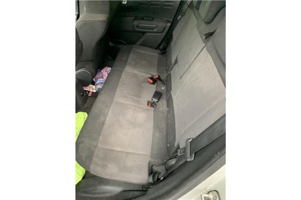 Recambio de asientos traseros para citroen c3 aircross 1.2 c-series referencia OEM IAM 9811378580  