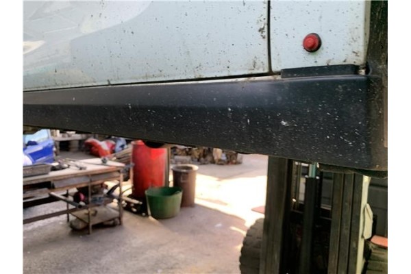 Recambio de spoiler talonera lat. derecha para citroen c3 1.2 feel referencia OEM IAM 9813817380  