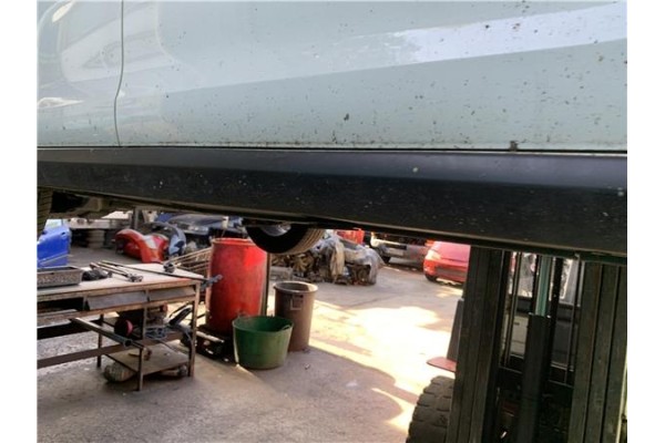 Recambio de spoiler talonera lat. derecha para citroen c3 1.2 feel referencia OEM IAM 9813817380  