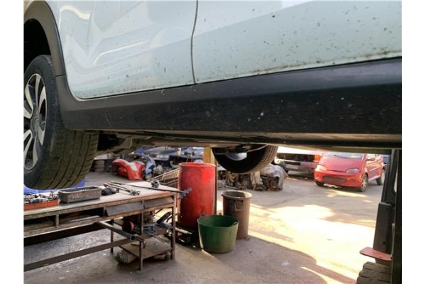 Recambio de spoiler talonera lat. derecha para citroen c3 1.2 feel referencia OEM IAM 9813817380  