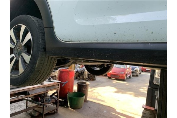 Recambio de spoiler talonera lat. derecha para citroen c3 1.2 feel referencia OEM IAM 9813817380  