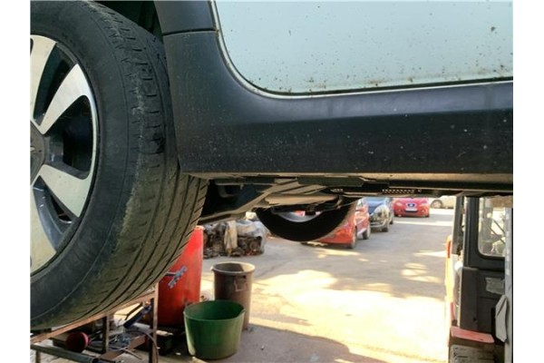 Recambio de spoiler talonera lat. derecha para citroen c3 1.2 feel referencia OEM IAM 9813817380  