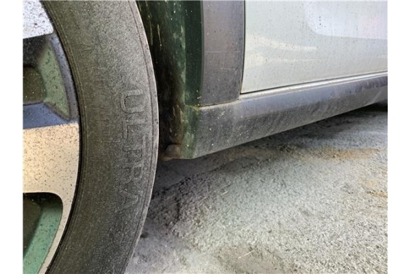 Recambio de spoiler talonera lat. izquierda para citroen c3 1.2 feel referencia OEM IAM 9813817480  