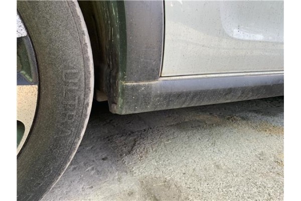 Recambio de spoiler talonera lat. izquierda para citroen c3 1.2 feel referencia OEM IAM 9813817480  