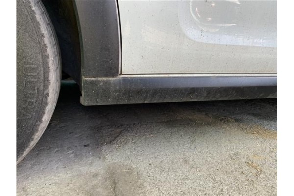 Recambio de spoiler talonera lat. izquierda para citroen c3 1.2 feel referencia OEM IAM 9813817480  