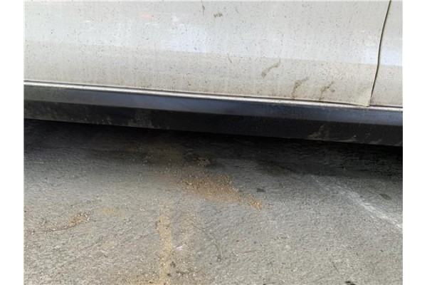 Recambio de spoiler talonera lat. izquierda para citroen c3 1.2 feel referencia OEM IAM 9813817480  