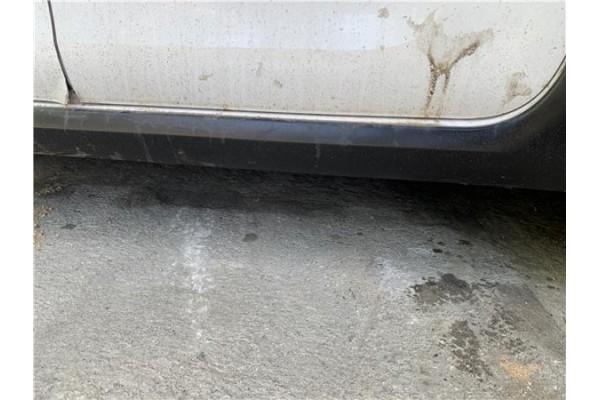 Recambio de spoiler talonera lat. izquierda para citroen c3 1.2 feel referencia OEM IAM 9813817480  