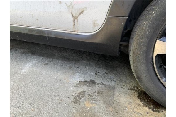 Recambio de spoiler talonera lat. izquierda para citroen c3 1.2 feel referencia OEM IAM 9813817480  