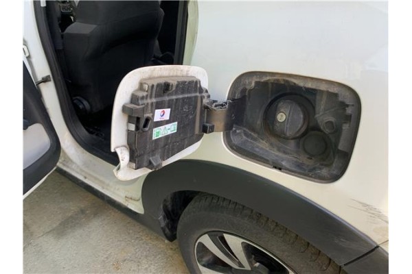 Recambio de tapa exterior combustible para citroen c3 1.2 feel referencia OEM IAM 9812083180 9812083080 