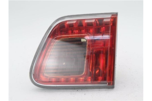 Recambio de piloto porton trasero derecho para toyota avensis cross sport (t27) 2.2 premium referencia OEM IAM 8158105110  