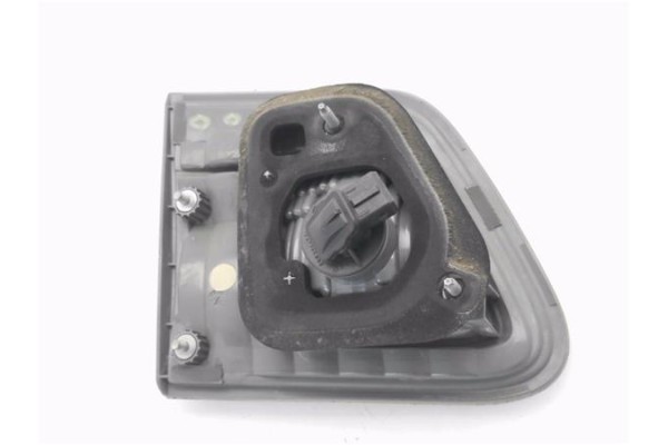 Recambio de piloto porton trasero derecho para toyota avensis cross sport (t27) 2.2 premium referencia OEM IAM 8158105110  