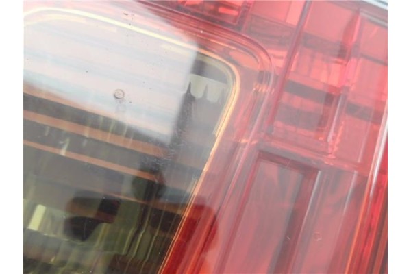 Recambio de piloto porton trasero derecho para toyota avensis cross sport (t27) 2.2 premium referencia OEM IAM 8158105110  