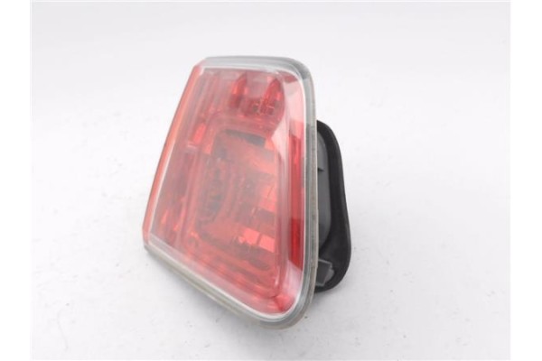 Recambio de piloto porton trasero izquierdo para toyota avensis cross sport (t27) 2.2 premium referencia OEM IAM 8159105110  