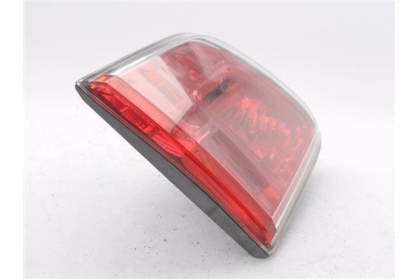 Recambio de piloto porton trasero izquierdo para toyota avensis cross sport (t27) 2.2 premium referencia OEM IAM 8159105110  