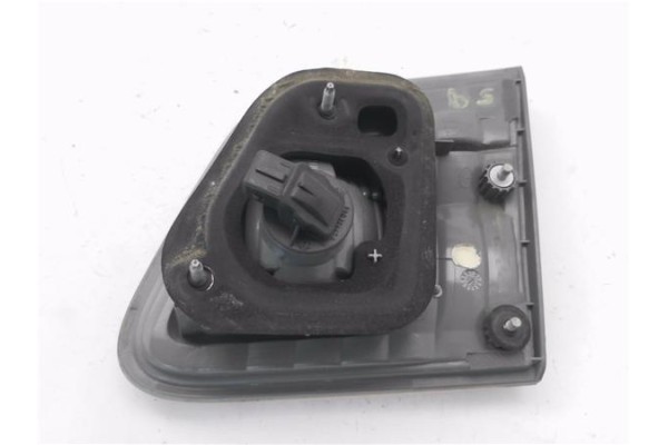 Recambio de piloto porton trasero izquierdo para toyota avensis cross sport (t27) 2.2 premium referencia OEM IAM 8159105110  