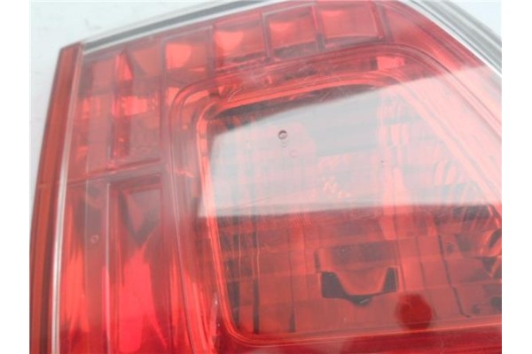 Recambio de piloto porton trasero izquierdo para toyota avensis cross sport (t27) 2.2 premium referencia OEM IAM 8159105110  